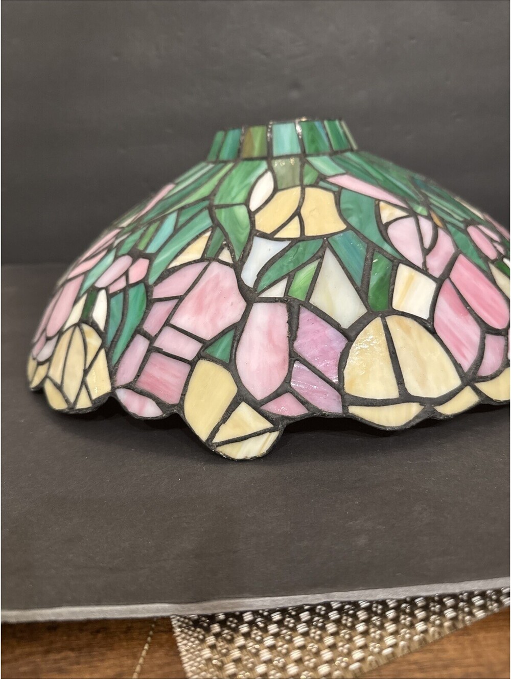 Tiffany Style Stained Glass Lamp 15” Shade Pink Yellow Green Floral Art Nouveau - Picture 5 of 7